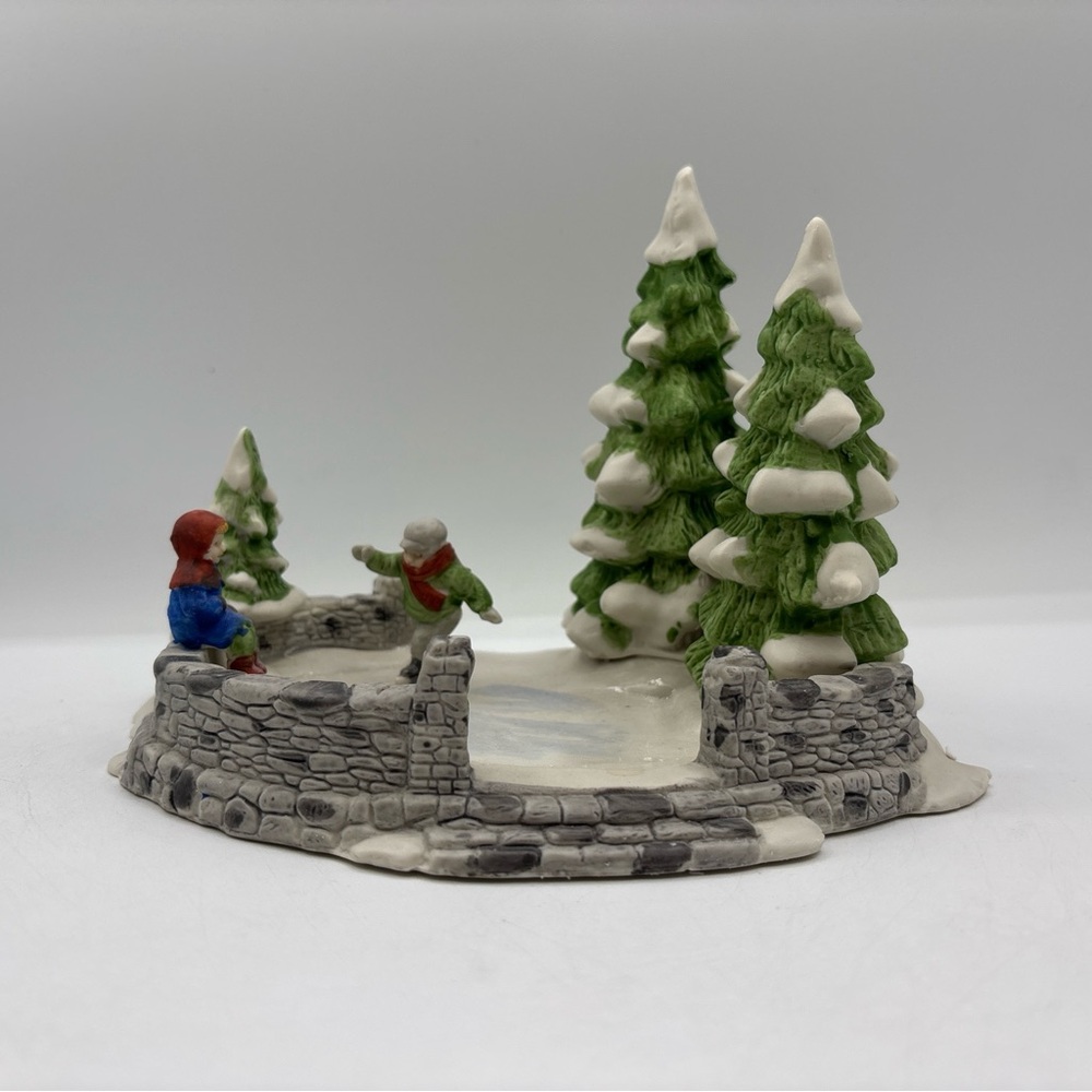 Department 56 1987 Vintage Heritage Village Collection Skating Pond 6545-5 EUC